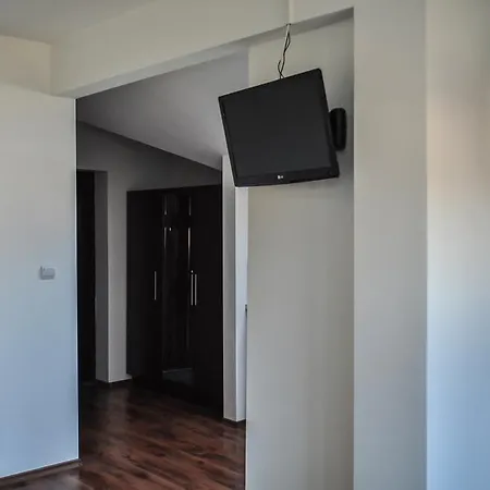 елегант Апартамент