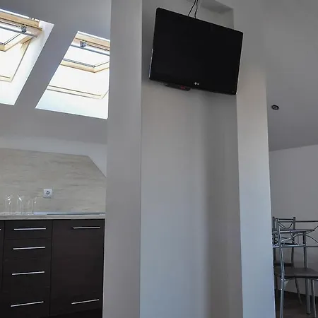 Elegant Apartment *